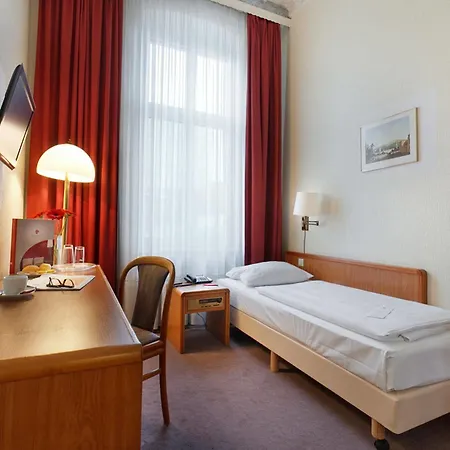 Acom-hotel Kurfuerstendamm Hotell 3*